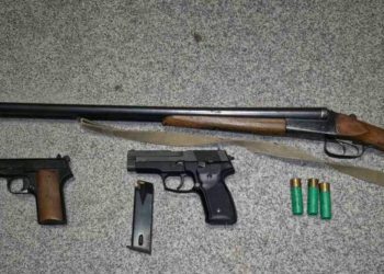 Kolašinac imao pravi arsenal u kući: Policija pronašla dva pištolja i pušku punu metaka, odmah priveden kod tužioca