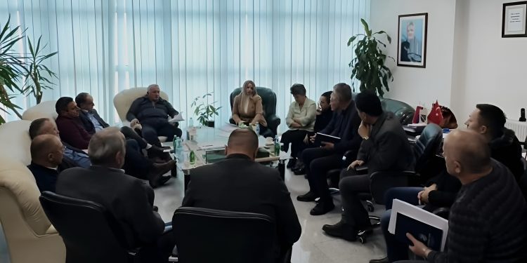 /VIDEO/ Sastanak predsjednice Opštine Tutin sa direktorima obrazovnih ustanova: Definisani koraci za unapređenje obrazovanja