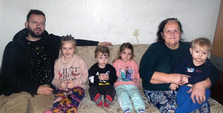 /VIDEO/ Sjenica: Majka napustila četvero djece, otac i nana preuzeli teret odgoja