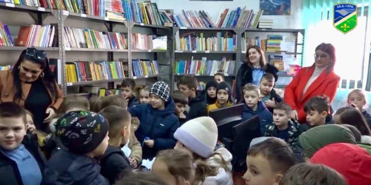 /VIDEO/ Tutin: Biblioteka otvorila vrata mašte za najmlađe sugrađane