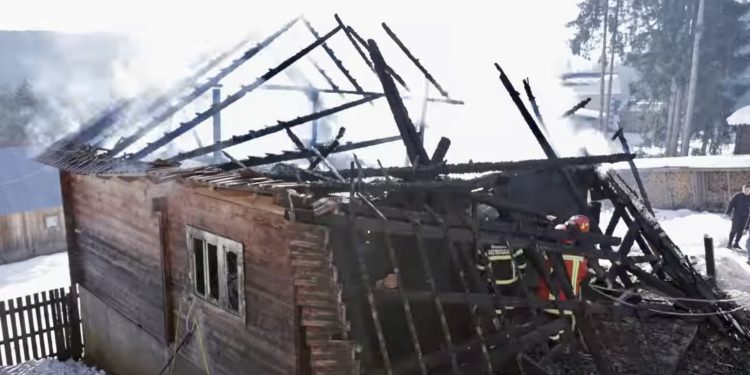 /VIDEO/ Rožaje: Vatrena stihija uništila dom šestočlane porodice Anesa Nurkovića