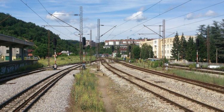 Dječak poginuo zbog TikTok izazova: Sa drugom se snimao na vagonima, stradao od strujnog udara