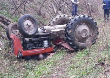 Nova nesreća: Prilikom prevrtanja traktora smrtno stradao 38-godišnjak
