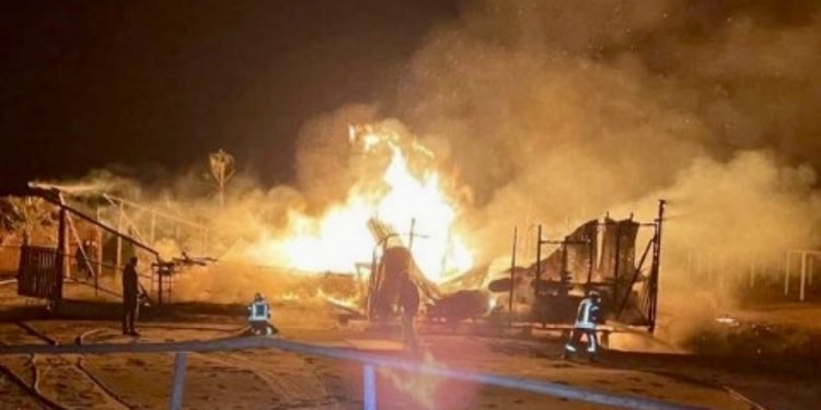 /VIDEO/ Sjeničaku A. Elezoviću uništen restoran u požaru