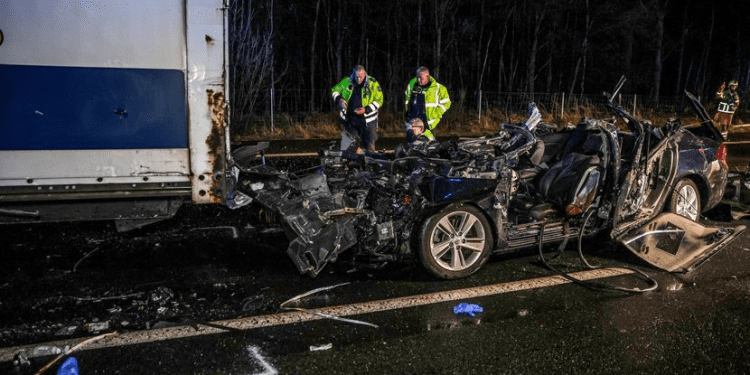 /VIDEO/ Mladić stradao u stravičnoj nesreći na auto-putu: Šleper zakočio, ali on nije reagovao na vrijeme