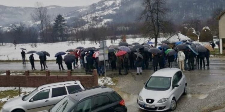 Mještani blokirali put Bijelo Polje–Berane: Protive se izgradnji kamenoloma