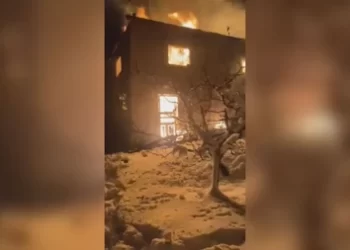 /VIDEO/ Drama u Sandžaku: Porodična kuća izgorjela u selu Hisardžik, vlasnici nisu bili unutra