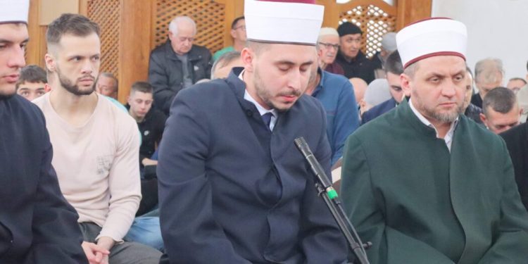 Tešanj bogatiji za novog hafiza: Proučena hafiska dova Muhamedu Mešiću