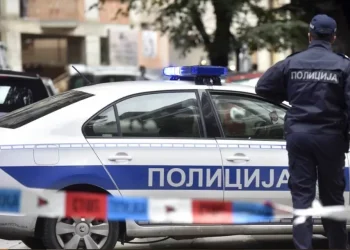 TRAGEDIJA U CENTRU BEOGRADA: ŽENA SKOČILA S ZGRADE, NA LICU MJESTA PODLEGLA POVREDAMA