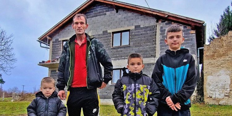 /VIDEO/ Dirljiva priča iz Bugojna: Humanost na djelu promijenila život samohranog oca i njegove djece