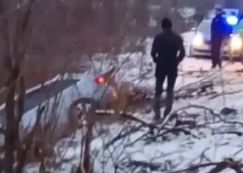 /VIDEO/ Automobil sletio u rijeku, ima povrijeđenih