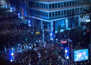 Masovni protesti ispred zgrade RTS-a: Studenti zahtijevaju objektivno izvještavanje