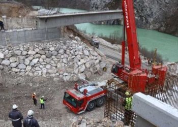 /VIDEO/ Turci ne staju: Pruga u Donjoj Jablanici se obnavlja i nedjeljom