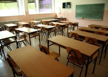 Početak drugog polugodišta u Srbiji u znaku protesta: Nastavnici, roditelji i studenti traže promjene