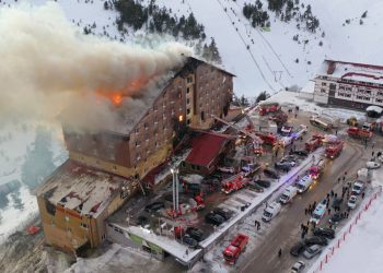 Požar progutao hotel na skijalištu, najmanje 10 mrtvih