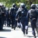 Haos u Beogradu: Centrom odjekuju detonacije, policija bježi pred naletom