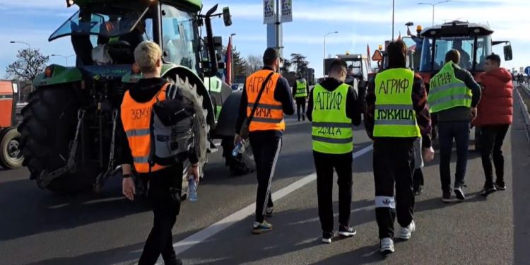 /VIDEO/ Počela 24-satna blokada Autokomande: Saobraćajni kolaps u Beogradu