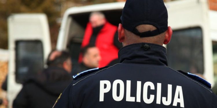 Regija: Na mladića (26) pucano iz automobila u pokretu, ranjen u stomak