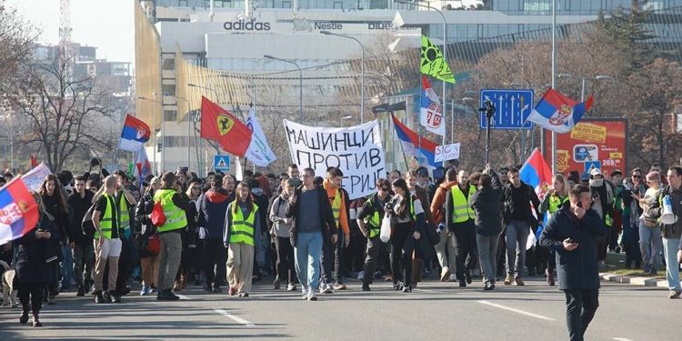 Studenti na korak od pravde: Pješački marš od Beograda do Novog Sada