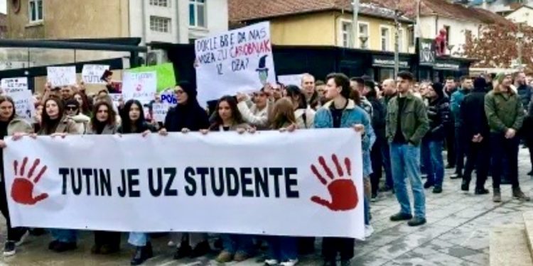 /VIDEO/ Održan protest podrške studentima u Tutinu