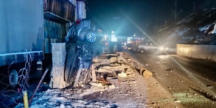 Teška saobraćajna nesreća kod Rožaja: jedna osoba poginula, jedna teško povrijeđena
