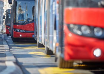 Beograd blokiran: Radnici javnog prevoza i studenti zajedno ispred Skupštine grada