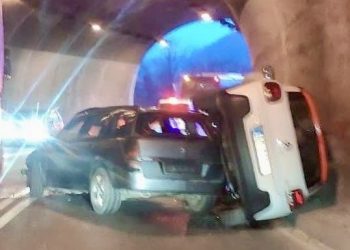 Užas na putu: Sudar i prevrtanje automobila!