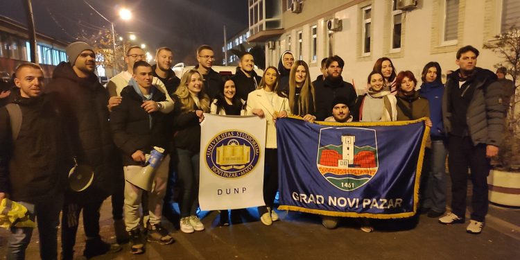 Studenti iz Novog Pazara na putu za veliki protest u Kragujevcu