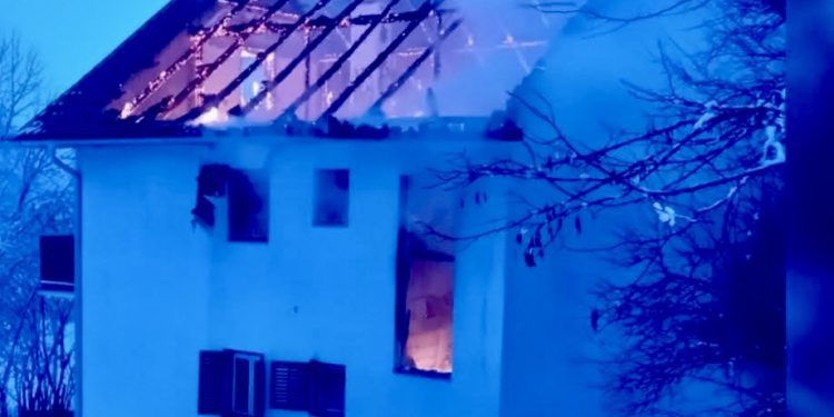 Sandžak: Požar uništio kuću i vikendicu