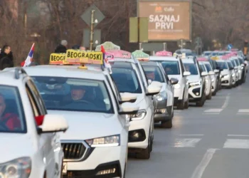 Kragujevac: Taksisti prevoze kućama studente koji su učestvovali na Sretenjskom protestu
