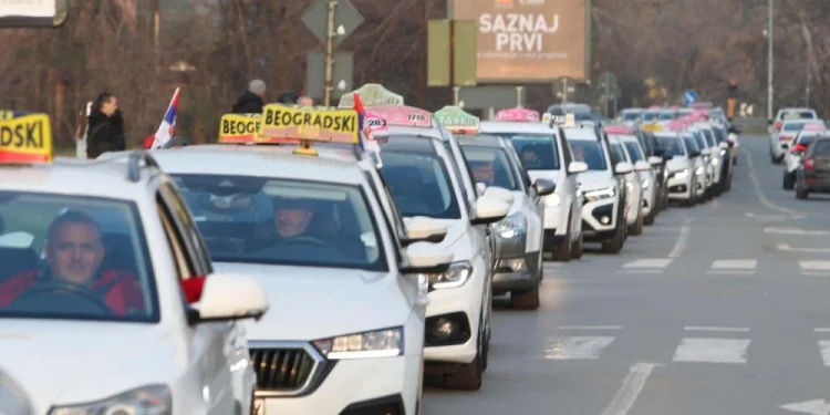 Kragujevac: Taksisti prevoze kućama studente koji su učestvovali na Sretenjskom protestu