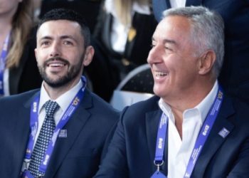 Milo Đukanović izabran za počasnog predsjednika DPS-a