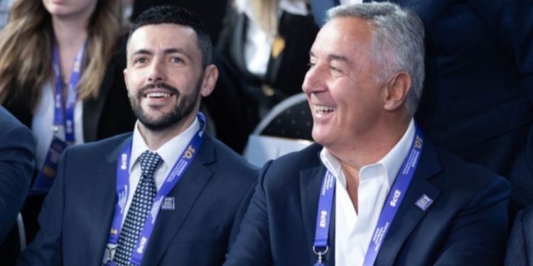 Milo Đukanović izabran za počasnog predsjednika DPS-a