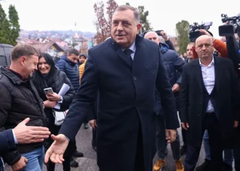 Dodik se ponovo žali na suđenju: Vruće mi je, imam napad migrene