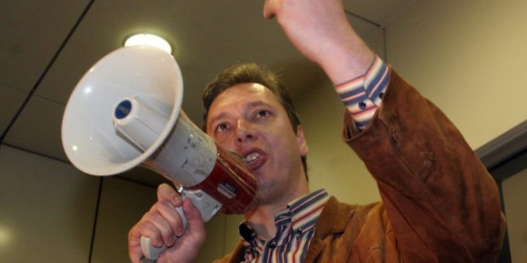 Da li će otići bez masovnog krvoprolića: Vučić daje milione dolara lobistima u SAD-u za ostanak na vlasti