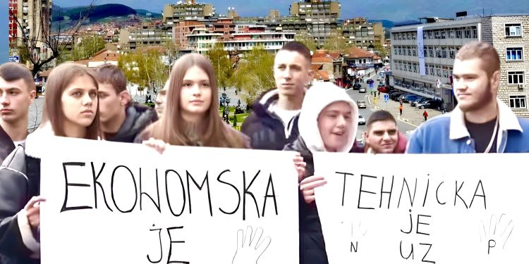 Masovan bojkot nastave u novopazarskim srednjim školama