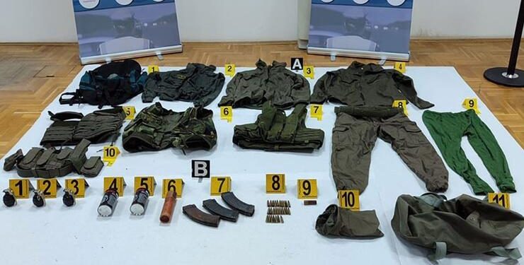 Kosovo: U napuštenom mlinu u Banjskoj pronađene uniforme, bombe i druga vojna oprema