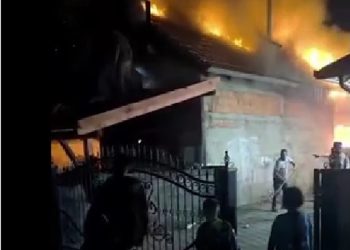 Užas u Hrvatskoj: Troje male djece izgorjelo u požaru, majka uspjela da sa njihovom sestrom iskoči kroz prozor…
