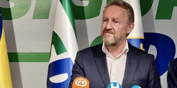 SDA-BiH: Trojka nastavlja sa kukavičkim ustupcima na račun države Bosne i Hercegovine