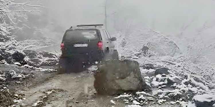 /VIDEO/ SANDŽAK: ODRON ZATRPAO SAOBRAĆAJNICU U PRIJEPOLJU