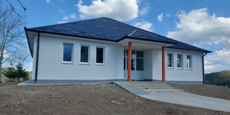 Nova škola i džamija u selu Reževiću – dijaspora ulaže u budućnost Gornje Pešteri