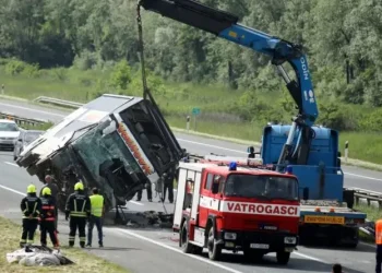 Teška nesreća na autocesti A3: Dvoje poginulih, više od 30 povrijeđenih – uhapšena oba vozača