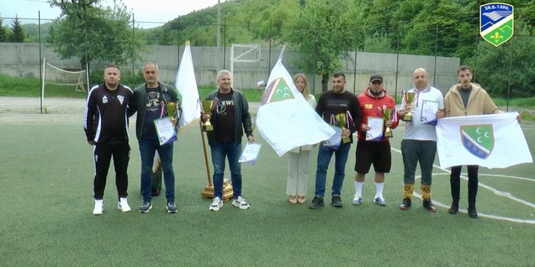 /VIDEO/ U Kadiluku održan turnir u malom fudbalu, povodom Dana bošnjačke nacionalne zastave