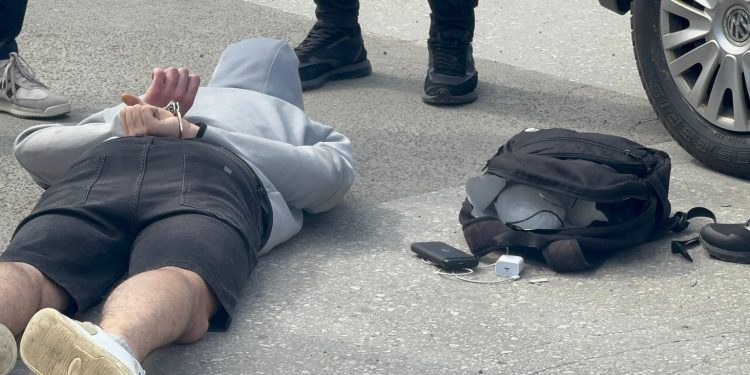 /VIDEO/ Kraljevčanin uhapšen na autobuskoj stanici u Novom Pazaru zbog droge