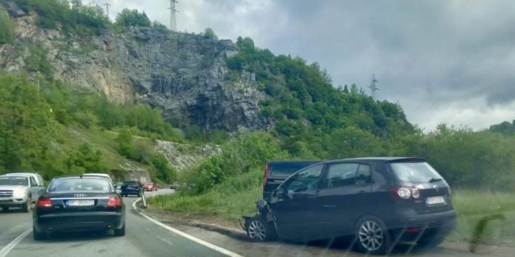 Teža saobraćajna nezgoda na izlazu iz Mojkovca, saobraćaj normalizovan
