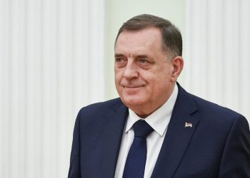 Pobuna u redovima SNSD-a: Dodikov brod počinje tonuti
