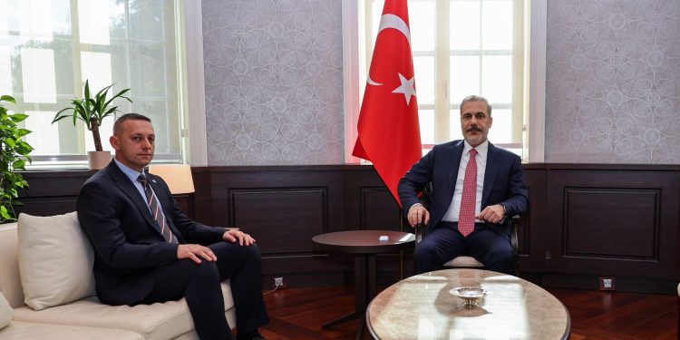 Narodni poslanik Ahmedin Škrijelj razgovarao sa turskim ministrom vanjskih poslova Hakanom Fidanom
