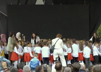 /VIDEO/ Najmlađi Tutinu darovali ono najvrijednije – osmjeh i ljubav