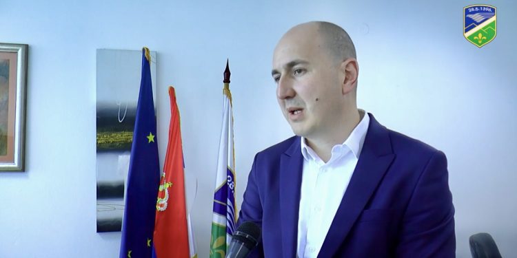 /VIDEO/ Opština Tutin odala priznanje doktorima nauka za doprinos zajednici