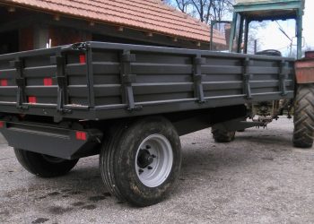 Traktorista iz Zvornika optužen nakon što mu je kolega ispao iz prikolice i preminuo